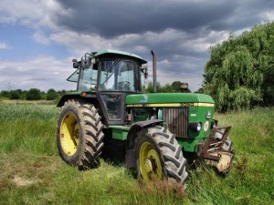 John Deere 3050