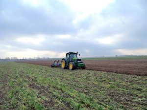 John Deere 6630&Overum Cx.