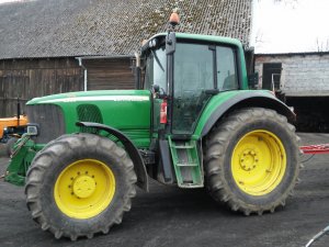 John Deere 6920