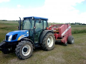 New Holland T4030 Deluxe i Metal-Fach Z-562