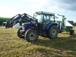 Farmtrac DT 685 i owijarka Pronar Z-245