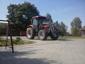 Case JX70 z Opryskiwaczem