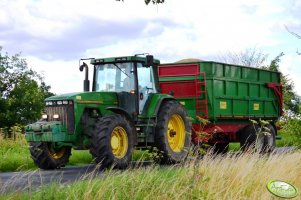 John Deere 8200