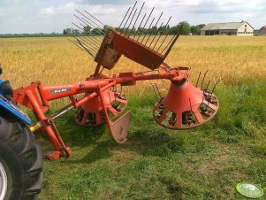 Przetrząsaczo-zgrabiarka Deutz Fahr