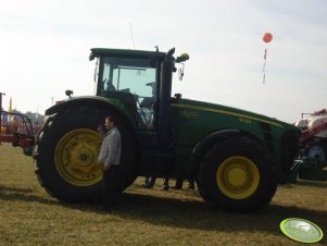 John Deere 8430