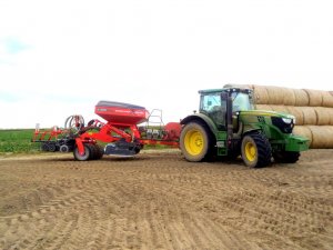 John Deere 6140R & Kuhn Speedliner C 3000