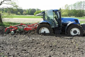 New Holland TS130 & Unia Kos