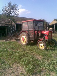 Ursus C-330 z pługiem