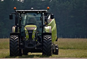 Claas Arion + Claas Variant 360 RC