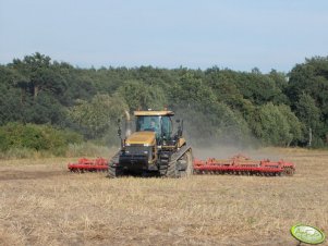 Challenger MT875B + Vaderstad CARRIER 1225