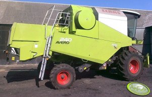 Claas Avero 240