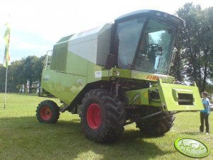 Claas Avero 240