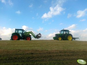 Claas Axos 320C & John Deere 6330Premium