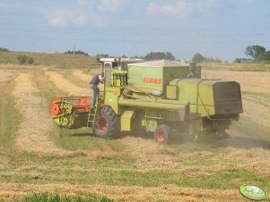 Claas Dominator 105