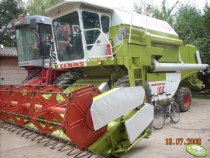 Claas Dominator 106