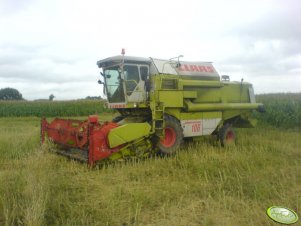 Claas Dominator 106