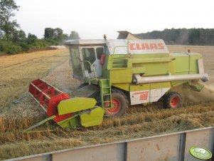 Claas Dominator 106