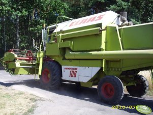 Claas Dominator 106