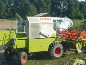 Claas Dominator 150