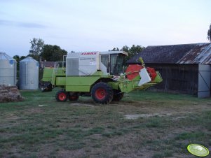 Claas Dominator 150