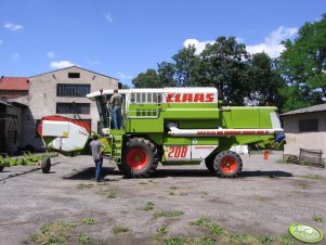 Claas Dominator 208 Mega