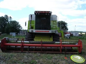 Claas Dominator 228