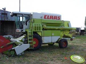 Claas Dominator 228