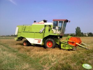Claas Dominator 56