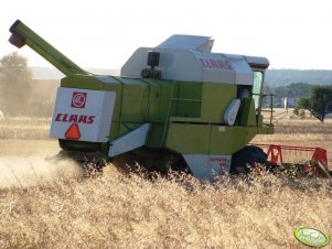 Claas Dominator 76