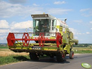 Claas Dominator 76