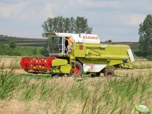 Claas Dominator 76
