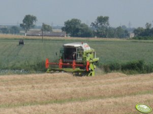 Claas Dominator 76