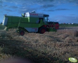 Claas Dominator 76