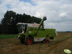 Claas Dominator 76