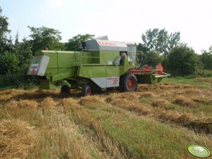 Claas Dominator 76