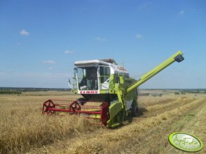 Claas Dominator 76