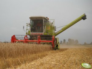 Claas Dominator 76