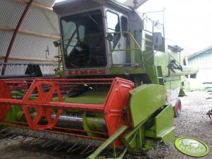 Claas Dominator 76