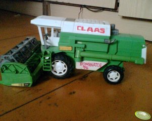 Claas Dominator 76