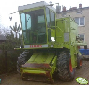 Claas Dominator 85