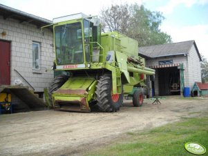 Claas Dominator 85