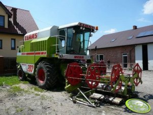 Claas Mega 203