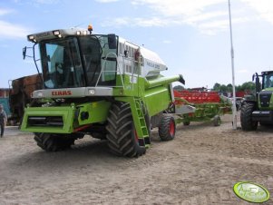 Claas Mega 370