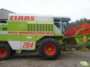 Claas Mega Dominator 204 