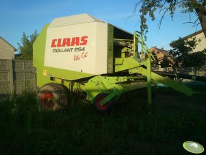 Claas Rollant 254