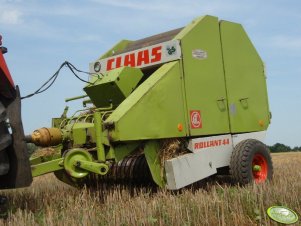 Claas Rollant 44