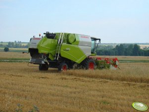 Claas Tucano 320