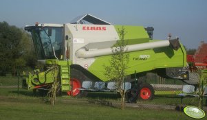 Claas Tucano 320