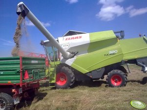 Claas Tucano 320