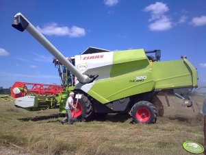 Claas Tucano 320